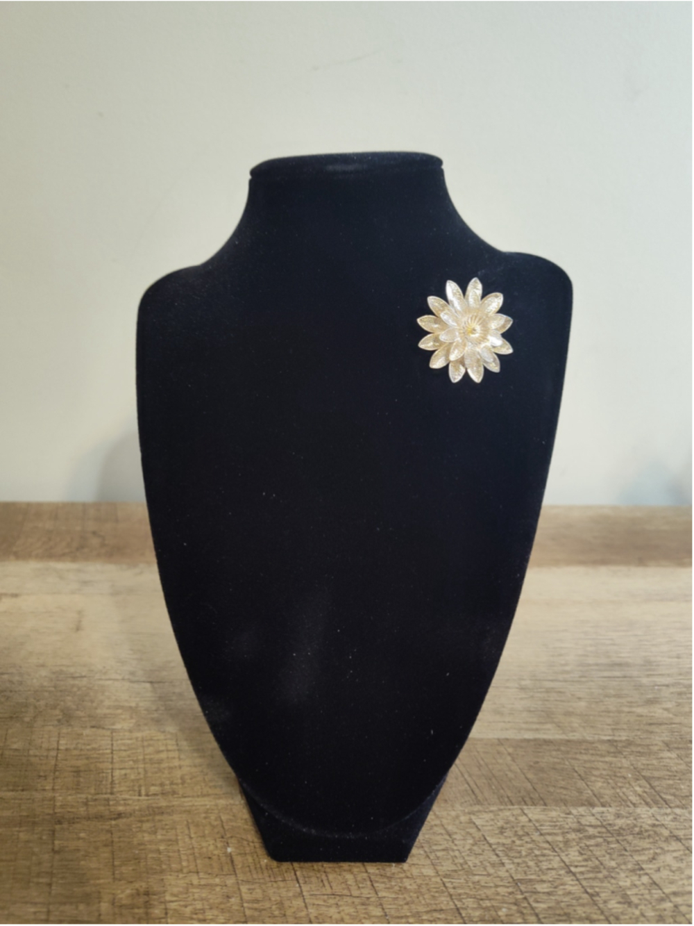Women's Unbranded Sterling Silver Filigree Flower Brooch
